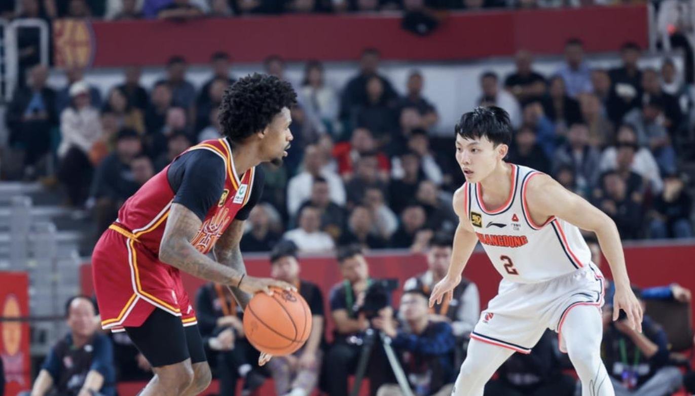 罗马尼亚队备战重要对决，全队士气高昂争晋级的简单介绍