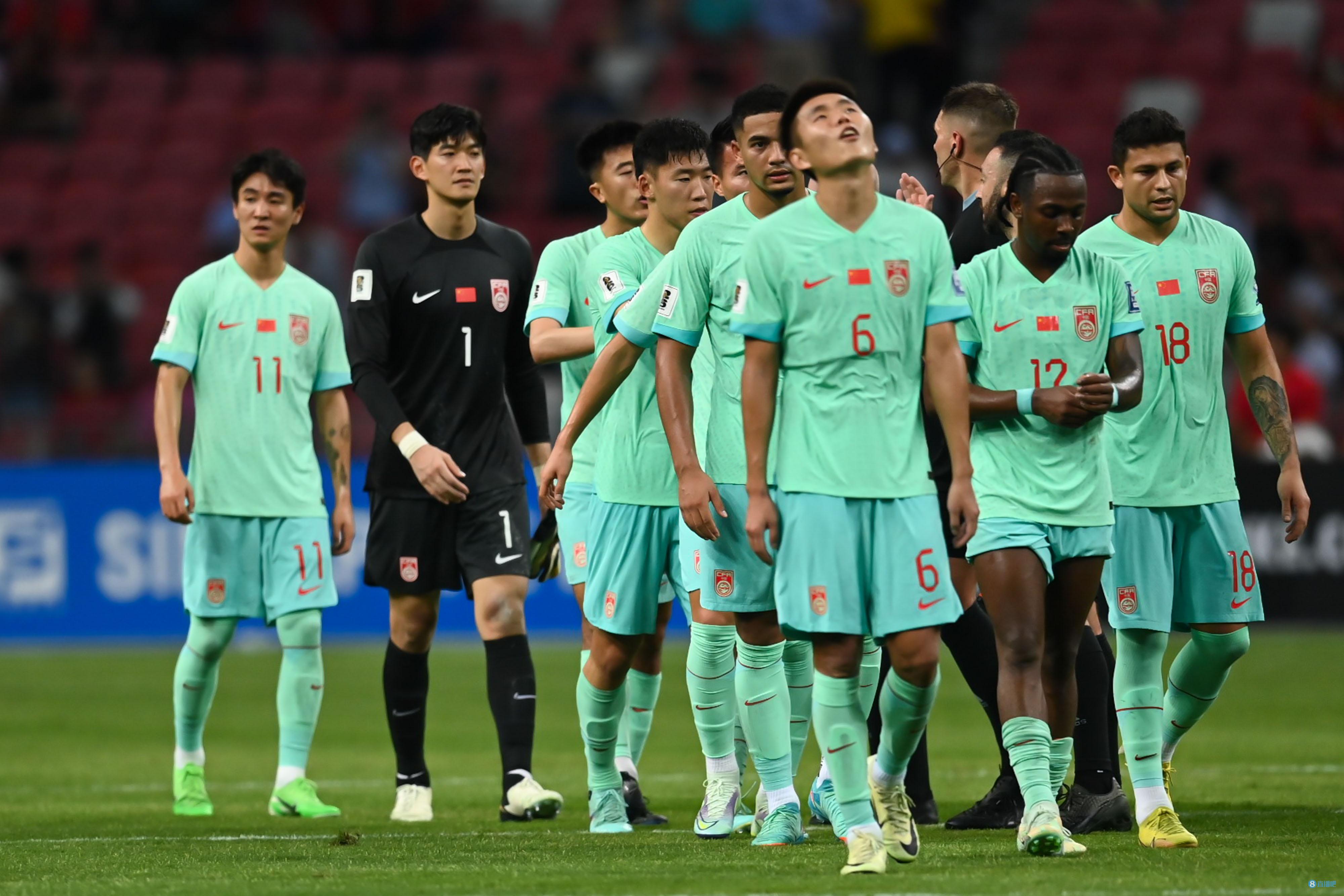 国内足球联赛再掀热潮，球员精彩表现