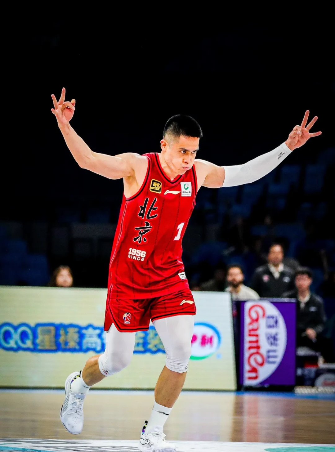 关于76人险胜山西队，张镇麟统治全场的信息